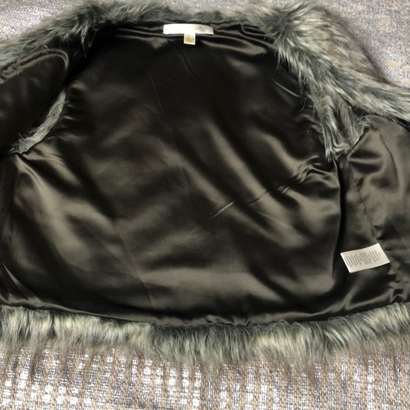 JENNY HAN FAUX FUR VEST WOMENS SIZE LARGE - Picture 3 of 13
